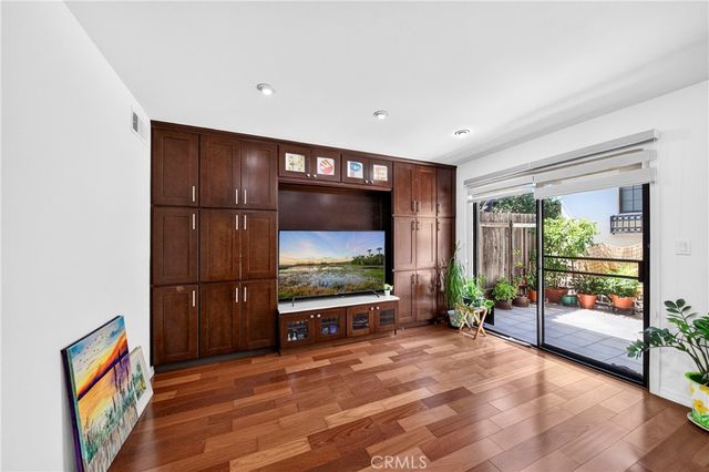 3130 Montrose Avenue 106, La Crescenta, CA 91214