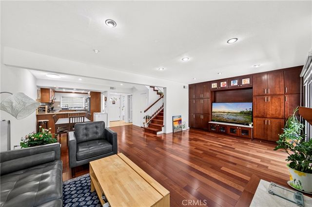 3130 Montrose Avenue 106, La Crescenta, CA 91214