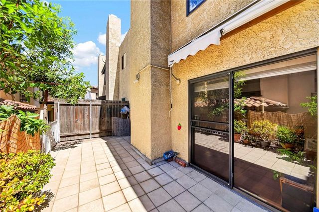 3130 Montrose Avenue 106, La Crescenta, CA 91214