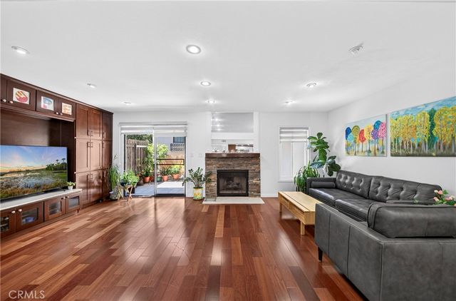 3130 Montrose Avenue 106, La Crescenta, CA 91214