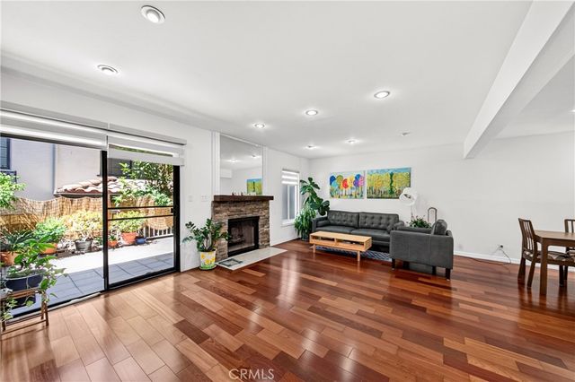 3130 Montrose Avenue 106, La Crescenta, CA 91214