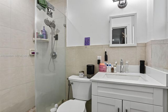 920 SW 30th St 2, Fort Lauderdale, FL 33315