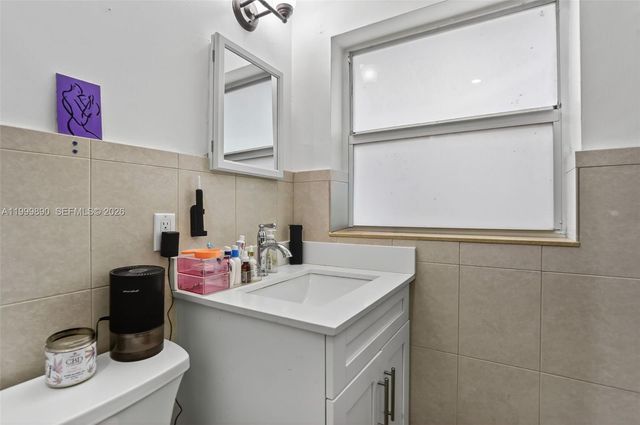 920 SW 30th St 2, Fort Lauderdale, FL 33315