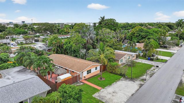 920 SW 30th St 2, Fort Lauderdale, FL 33315