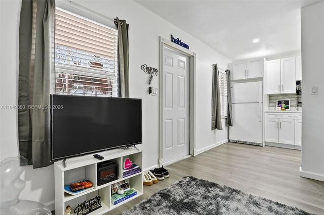 920 SW 30th St 2, Fort Lauderdale, FL 33315