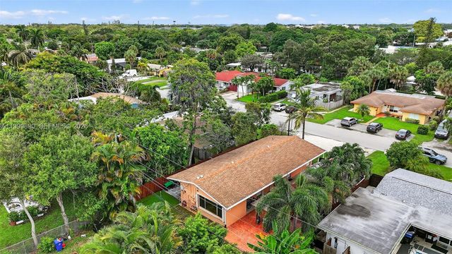 920 SW 30th St 2, Fort Lauderdale, FL 33315
