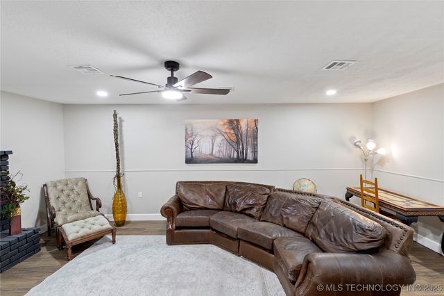 907 SE 4th Street, Wagoner, OK 74467