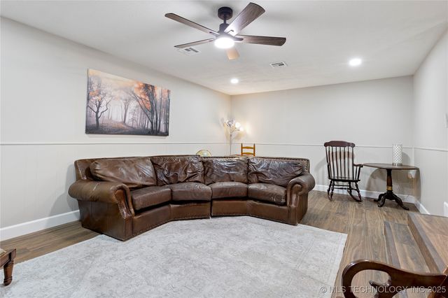907 SE 4th Street, Wagoner, OK 74467