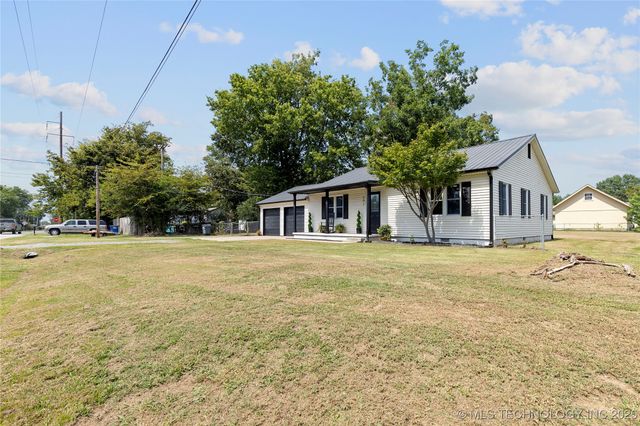907 SE 4th Street, Wagoner, OK 74467