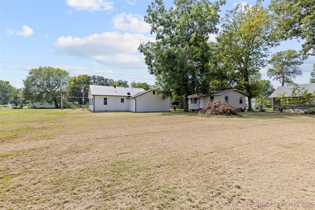 907 SE 4th Street, Wagoner, OK 74467