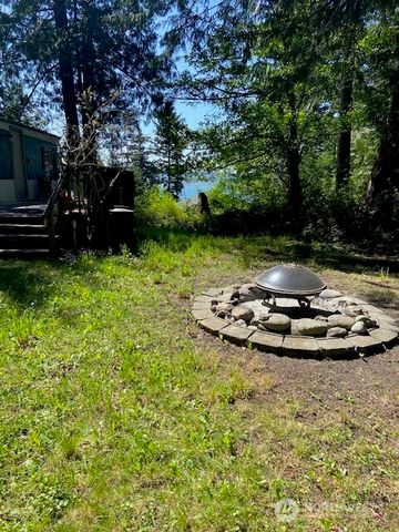 7408 Holiday Boulevard, Anacortes, WA 98221