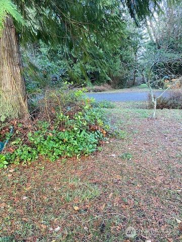 7408 Holiday Boulevard, Anacortes, WA 98221