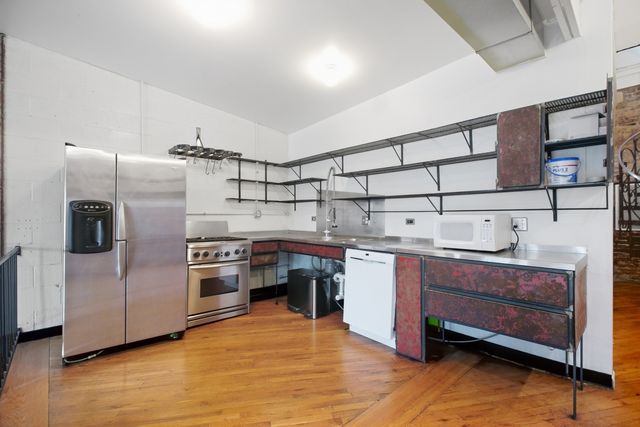 1111 W Randolph Street 2, Chicago, IL 60607