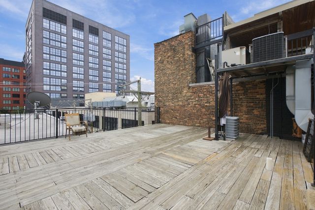 1111 W Randolph Street 2, Chicago, IL 60607