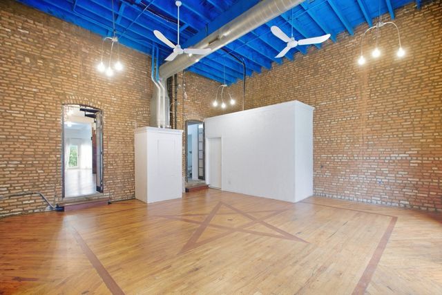 1111 W Randolph Street 2, Chicago, IL 60607