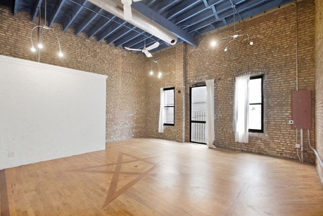 1111 W Randolph Street 2, Chicago, IL 60607