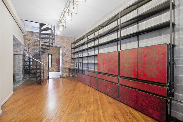 1111 W Randolph Street 2, Chicago, IL 60607
