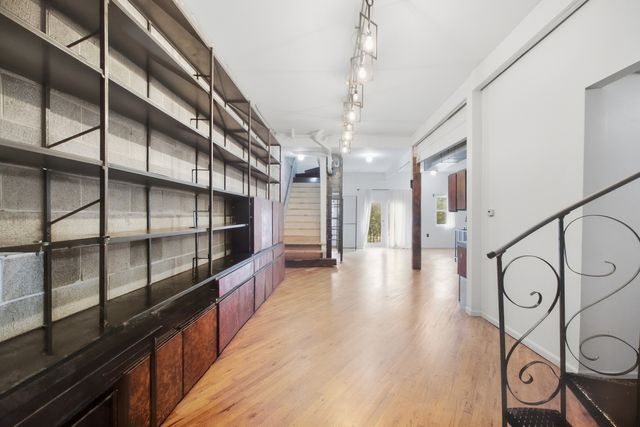 1111 W Randolph Street 2, Chicago, IL 60607