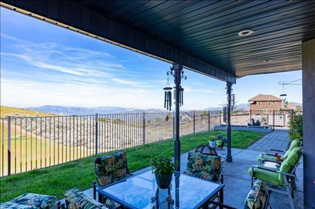 26941 Stirrup Way, Tehachapi, CA 93561