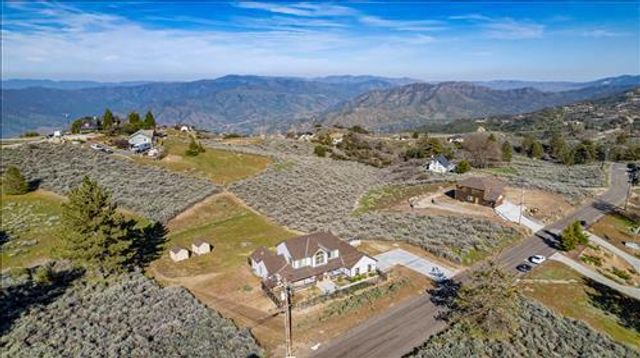 26941 Stirrup Way, Tehachapi, CA 93561