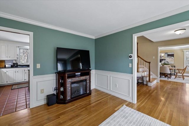 31 Boxwood Road, Bedford, NH 03110