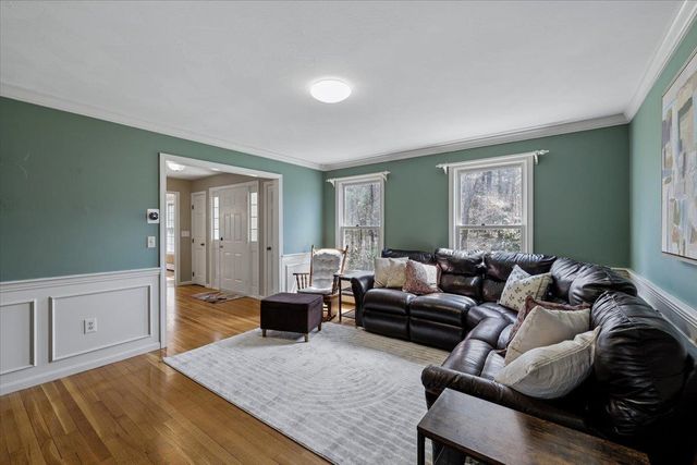 31 Boxwood Road, Bedford, NH 03110