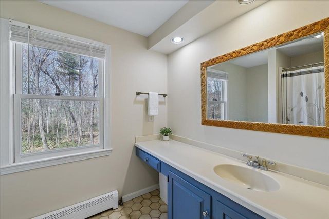 31 Boxwood Road, Bedford, NH 03110