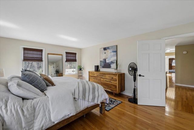 31 Boxwood Road, Bedford, NH 03110