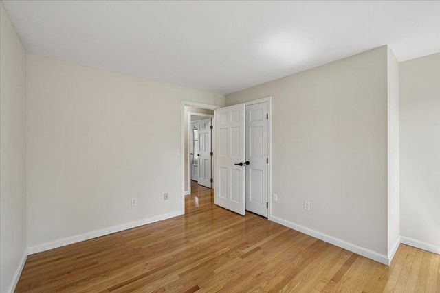 31 Boxwood Road, Bedford, NH 03110