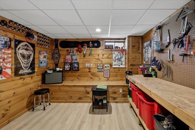 31 Boxwood Road, Bedford, NH 03110