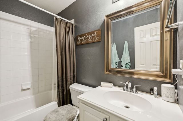 6828 Crenshaw Lane, Denton, TX 76210