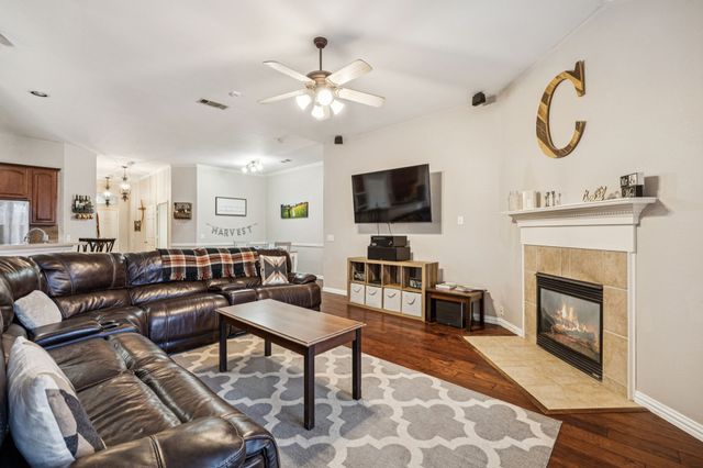 6828 Crenshaw Lane, Denton, TX 76210