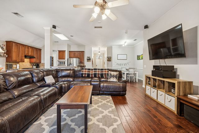 6828 Crenshaw Lane, Denton, TX 76210