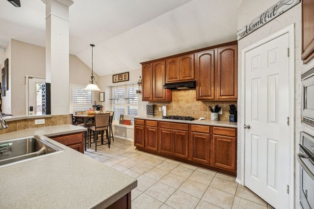 6828 Crenshaw Lane, Denton, TX 76210