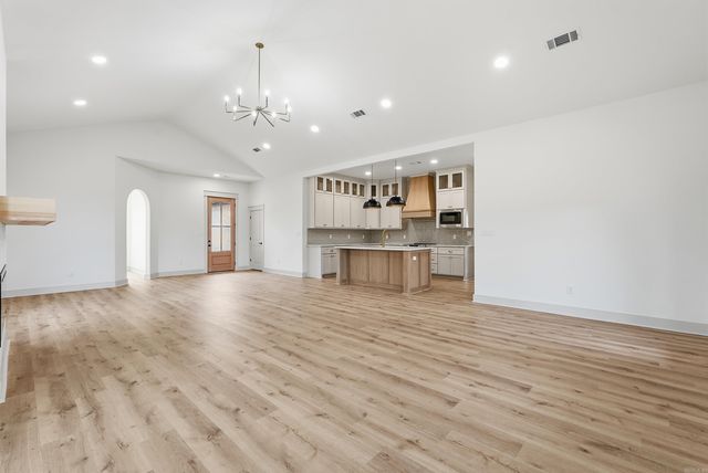 295 Castleberry Rd., Greenbrier, AR 72058