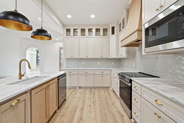 295 Castleberry Rd., Greenbrier, AR 72058