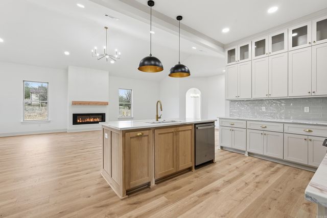 295 Castleberry Rd., Greenbrier, AR 72058