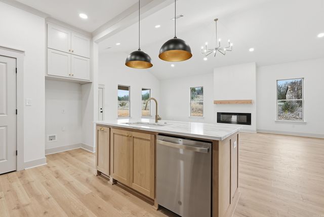 295 Castleberry Rd., Greenbrier, AR 72058