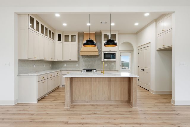 295 Castleberry Rd., Greenbrier, AR 72058