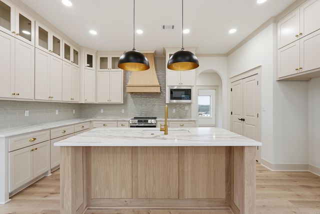 295 Castleberry Rd., Greenbrier, AR 72058