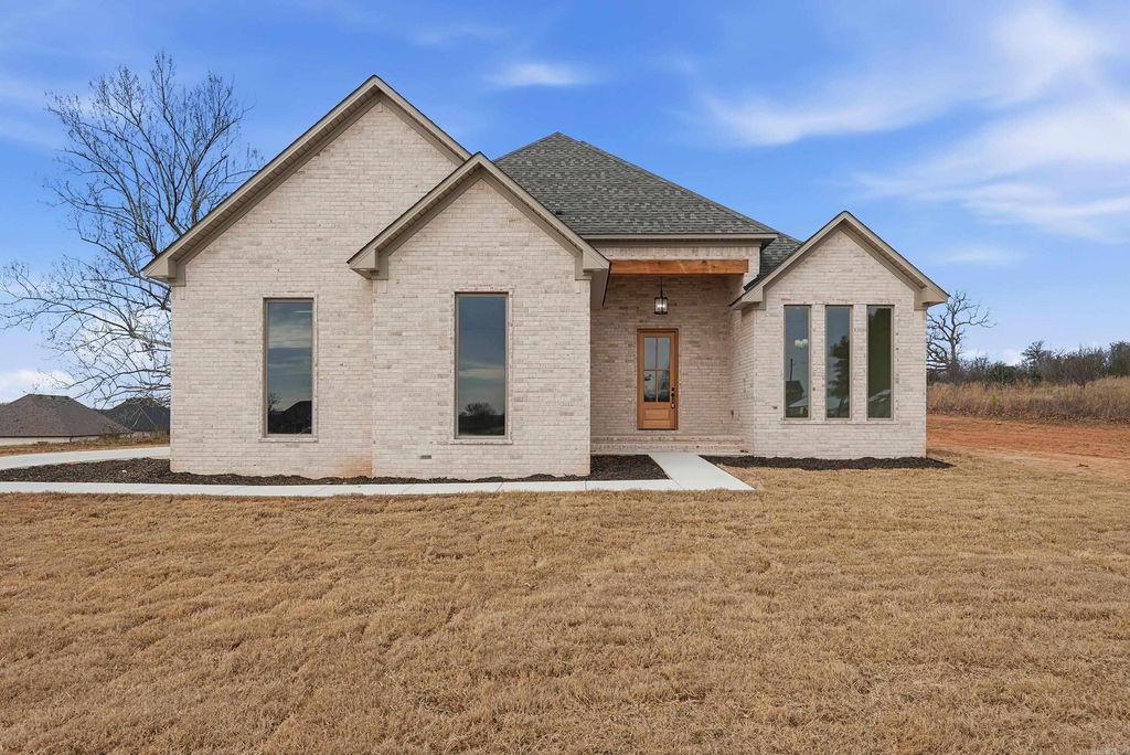 295 Castleberry Rd., Greenbrier, AR 72058