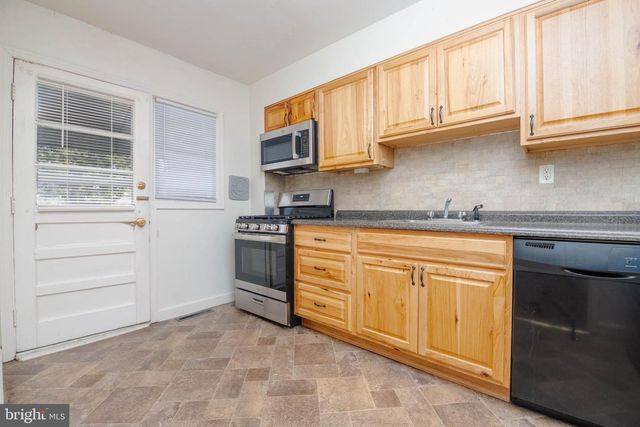 1605 LYNCH RD, Baltimore, MD 21222