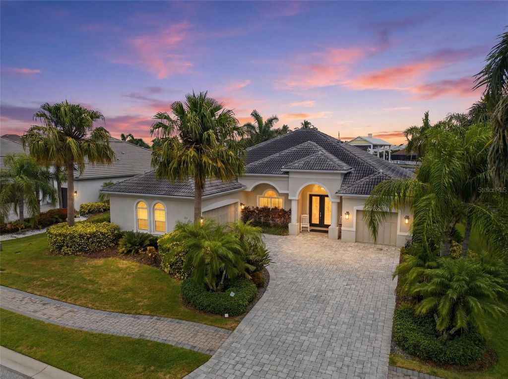 Image 1 of property listing at 621 REGATTA WAY, Bradenton, FL 34208