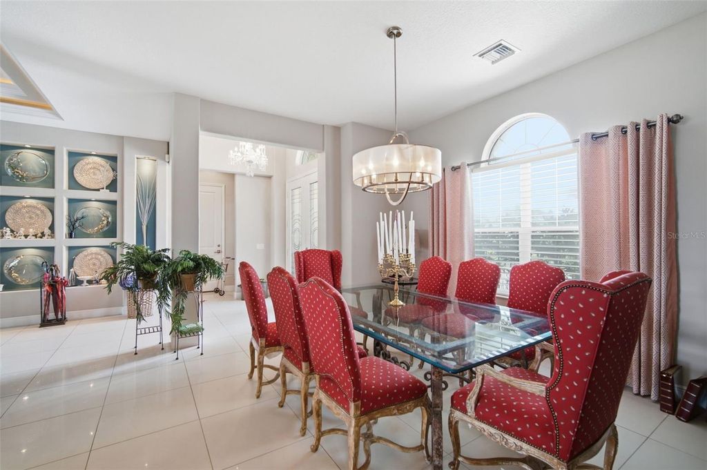 Image 11 of property listing at 621 REGATTA WAY, Bradenton, FL 34208