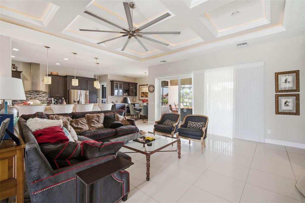 Image 15 of property listing at 621 REGATTA WAY, Bradenton, FL 34208