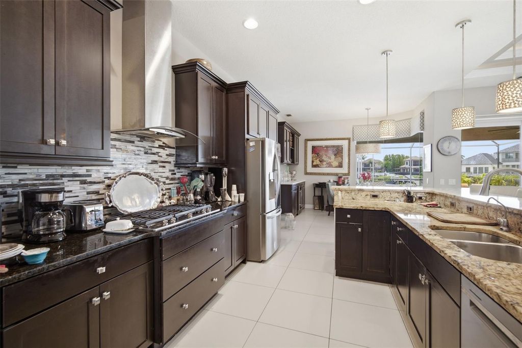 Image 22 of property listing at 621 REGATTA WAY, Bradenton, FL 34208