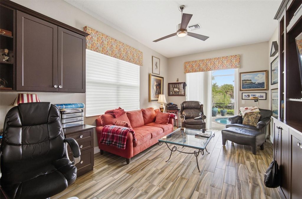 Image 34 of property listing at 621 REGATTA WAY, Bradenton, FL 34208