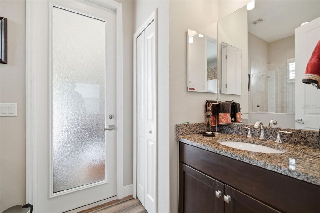 Image 39 of property listing at 621 REGATTA WAY, Bradenton, FL 34208