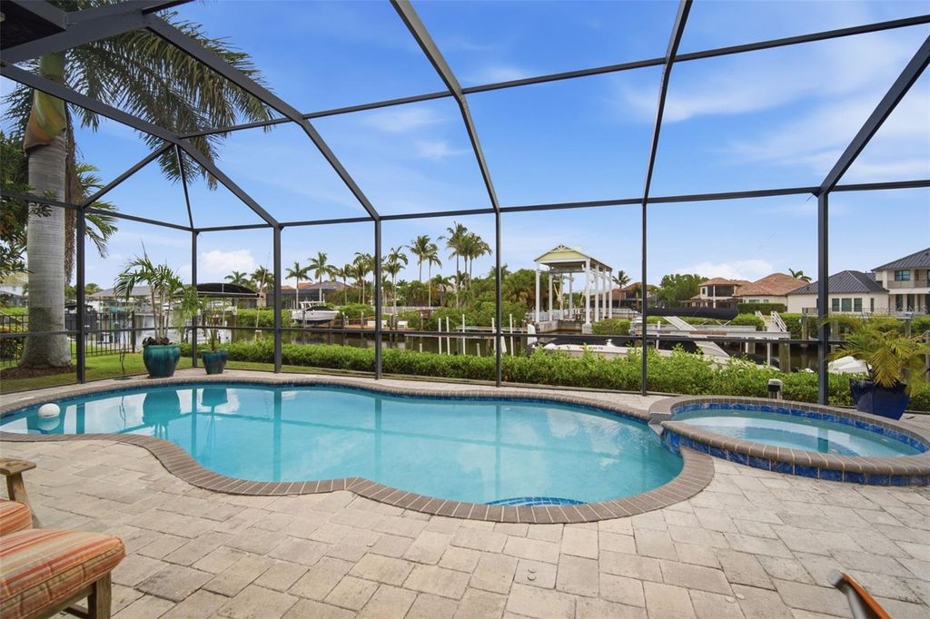 Image 46 of property listing at 621 REGATTA WAY, Bradenton, FL 34208