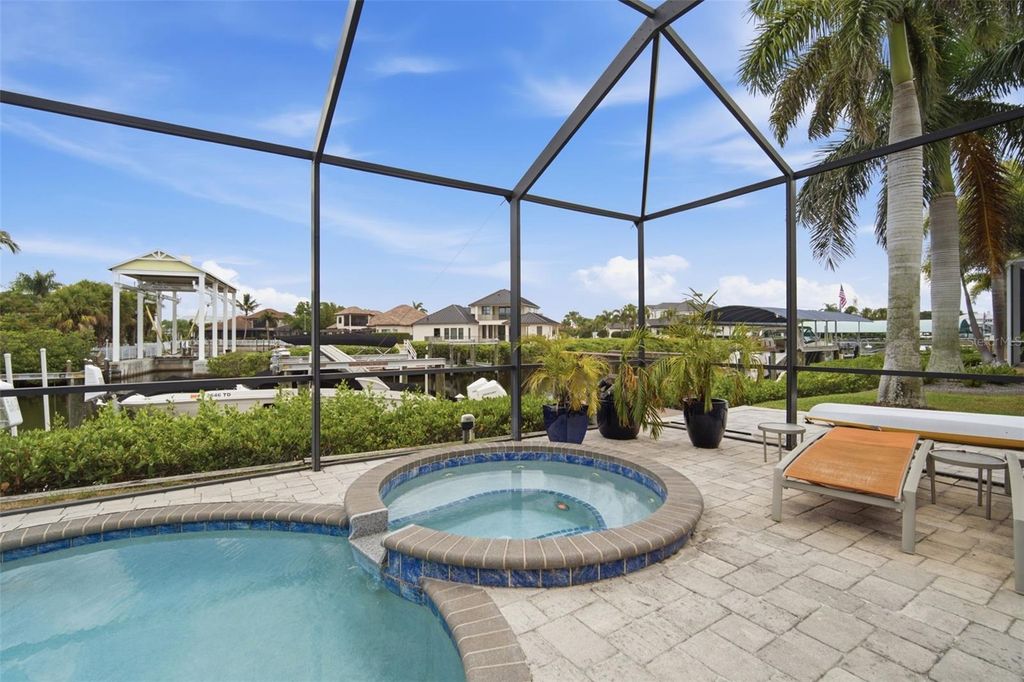 Image 48 of property listing at 621 REGATTA WAY, Bradenton, FL 34208